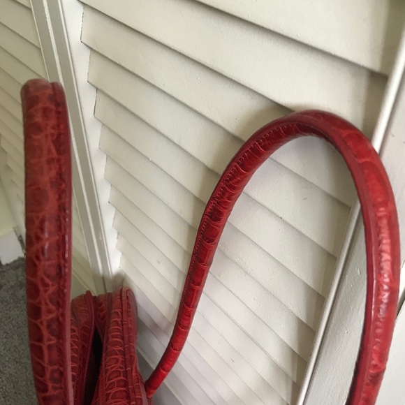 Danier shoulder bag - Picture 9 of 10